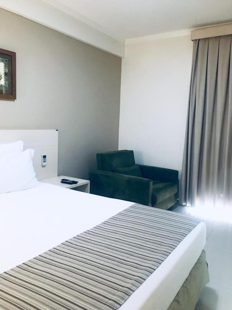 Oitis Hotel กัวยาเนีย ภายนอก รูปภาพ